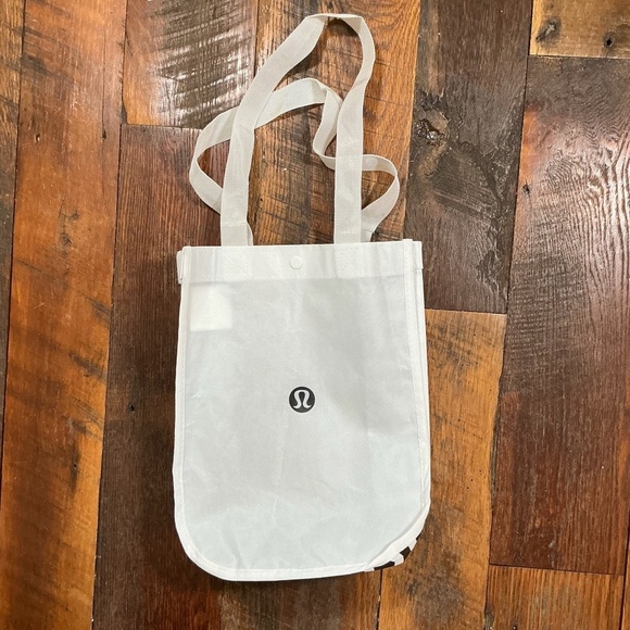 Lululemon White Reusable Tote Bag – Everyday Logo Shopper - Picture 1 of 5